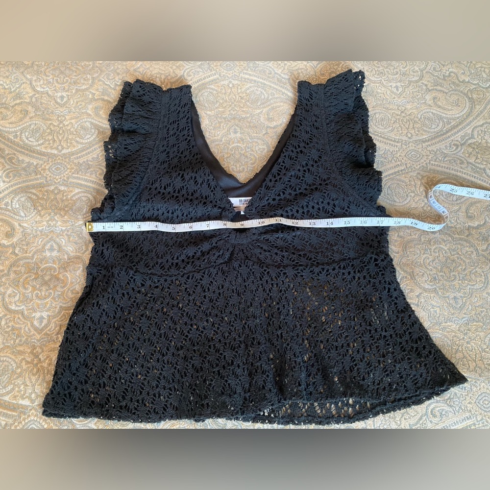 NWT BB Dakota by Steve Madden Crochet Key Hole Sleeveless Top. Size Small. - Picture 7 of 9